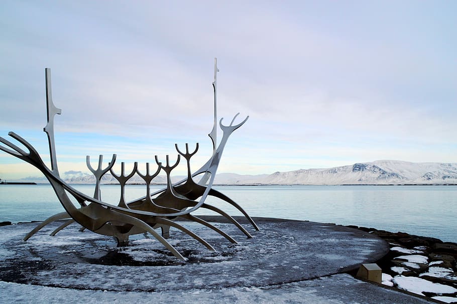 Viking Ship Statue, Sun Voyager, Reykjavik, Port, Iceland, - Viking Boat Sculpture - HD Wallpaper 