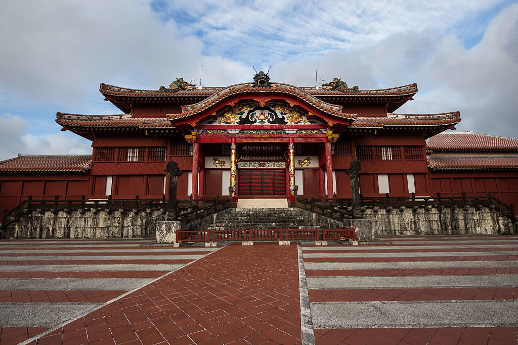 Shuri Castle - HD Wallpaper 