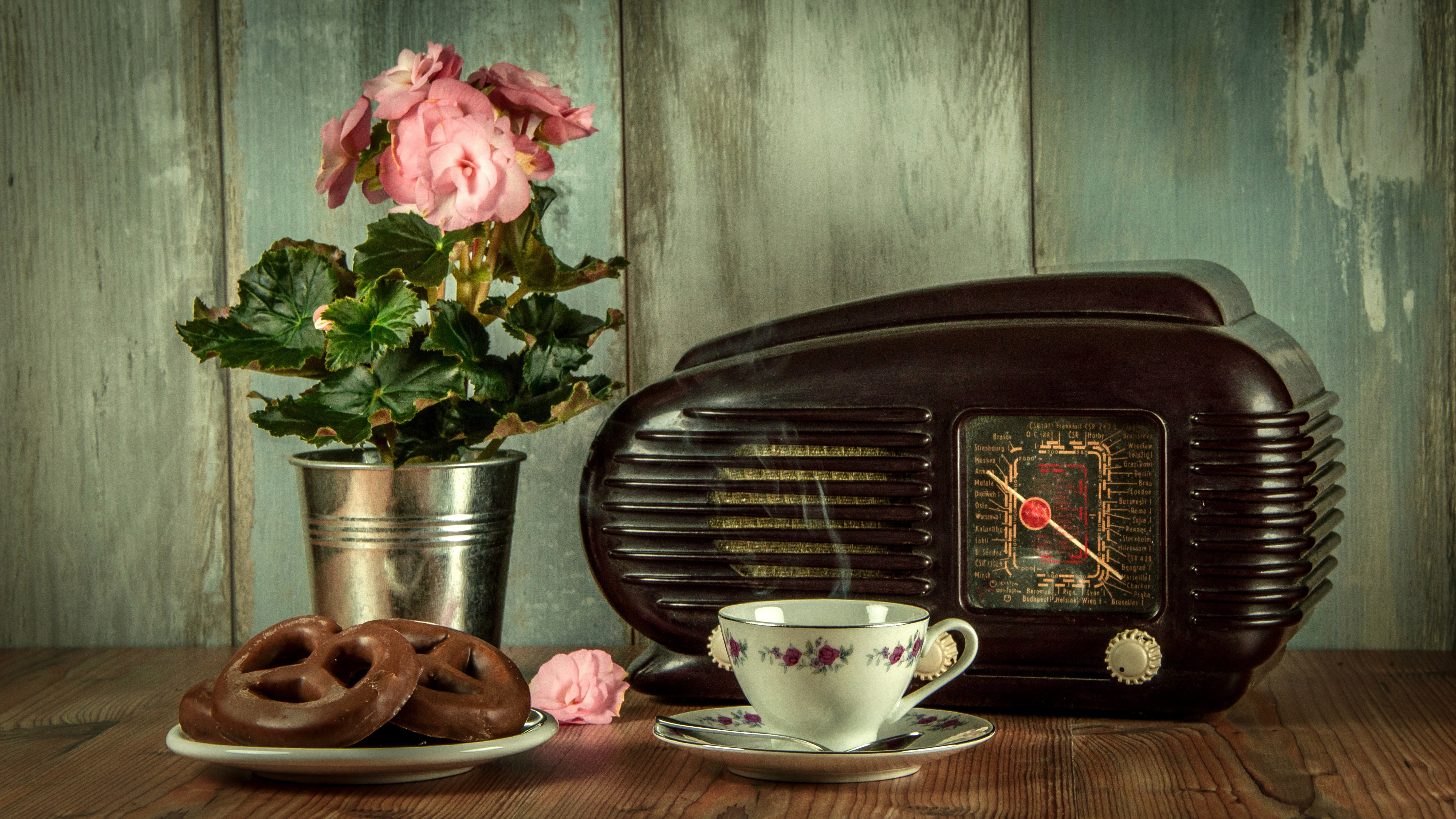 Retro Radio - HD Wallpaper 