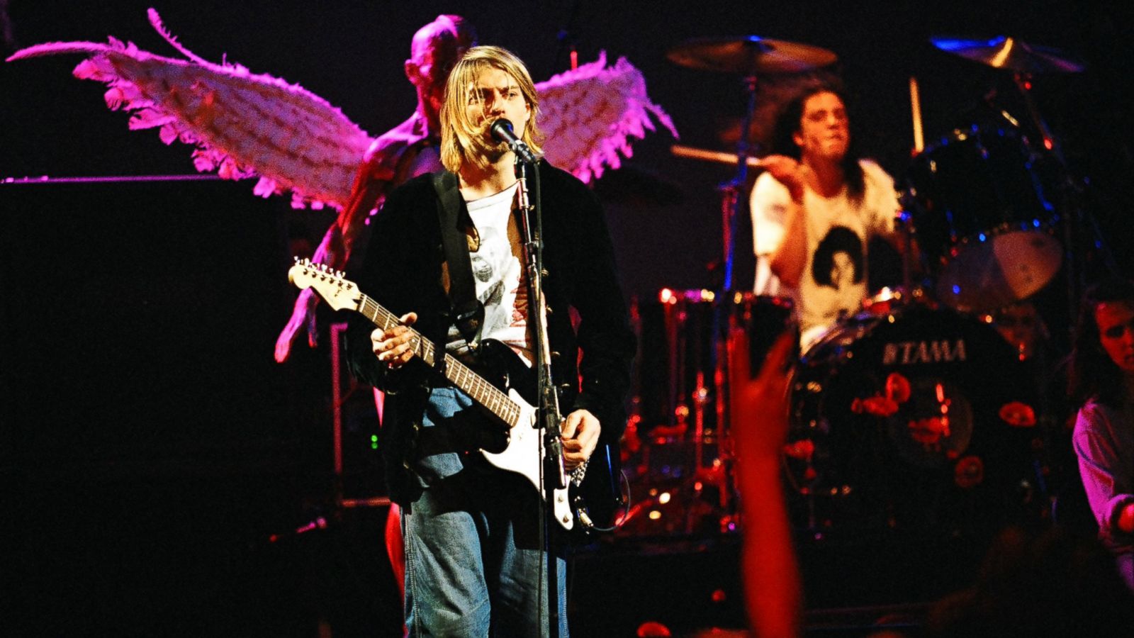 Nirvana Performing - HD Wallpaper 