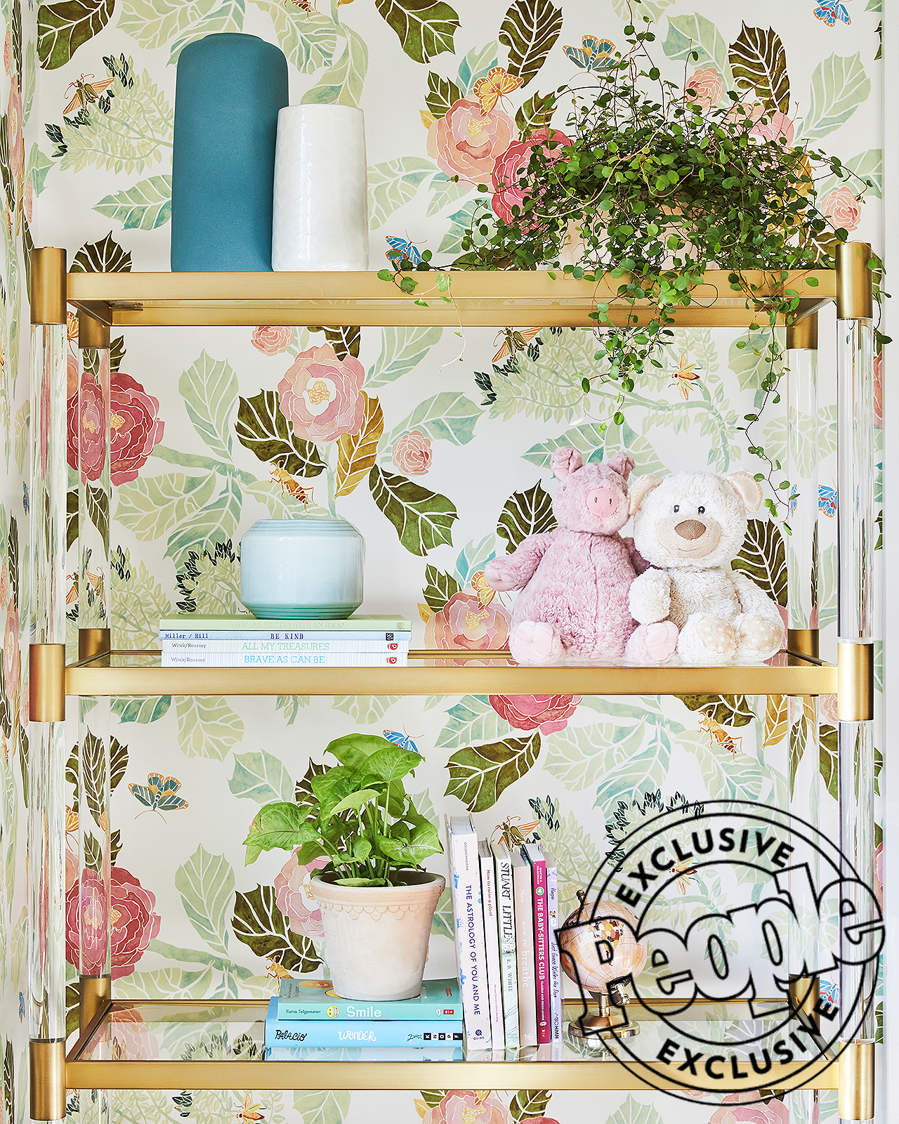 People Magazine - HD Wallpaper 