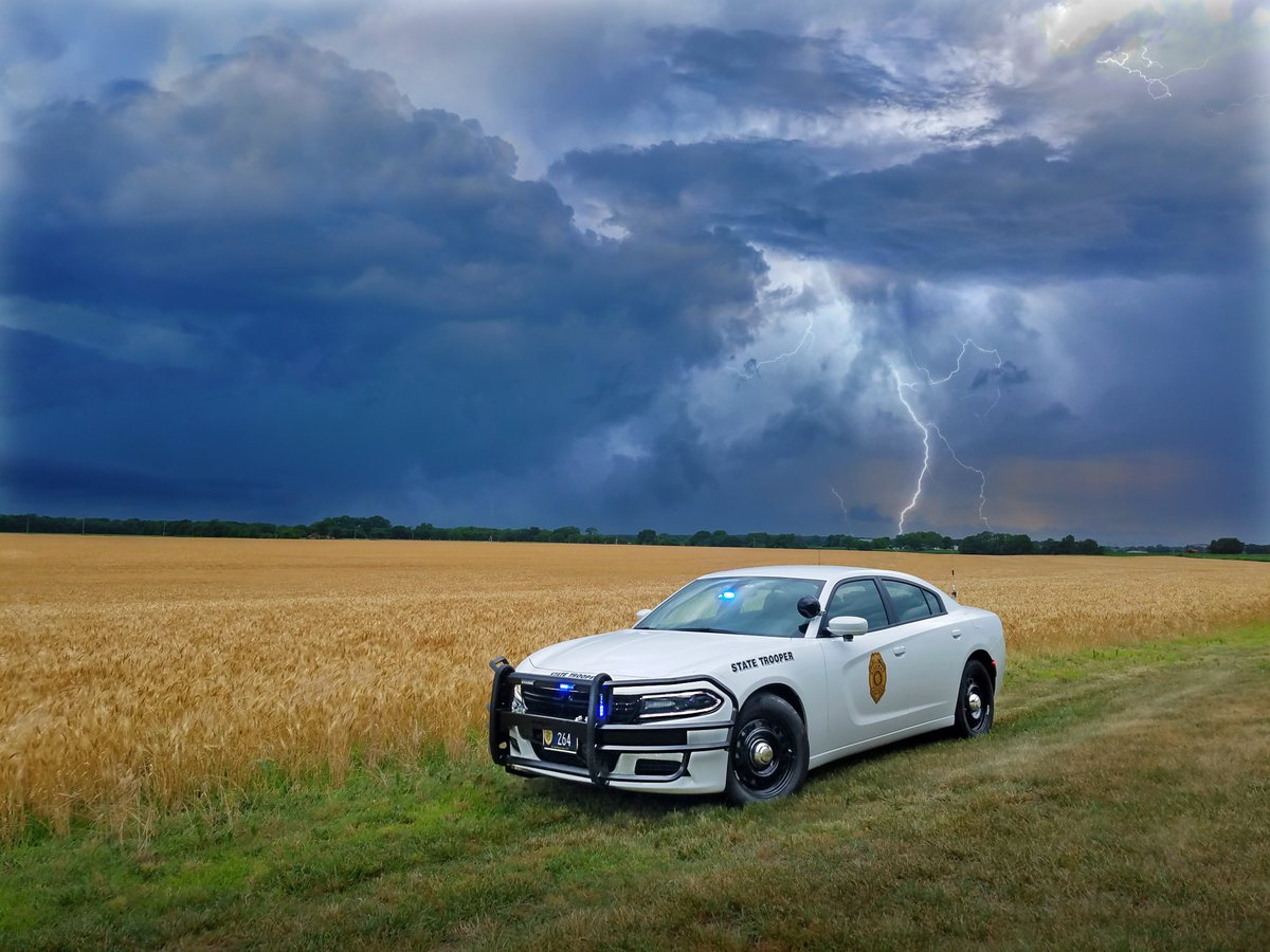 Executive Car - HD Wallpaper 