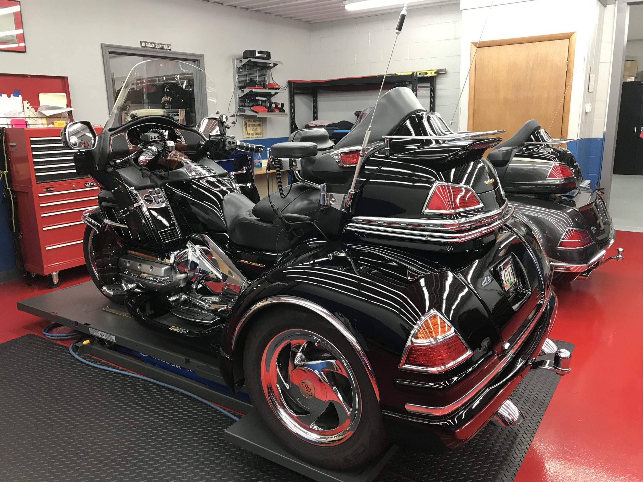 Auto Show - HD Wallpaper 