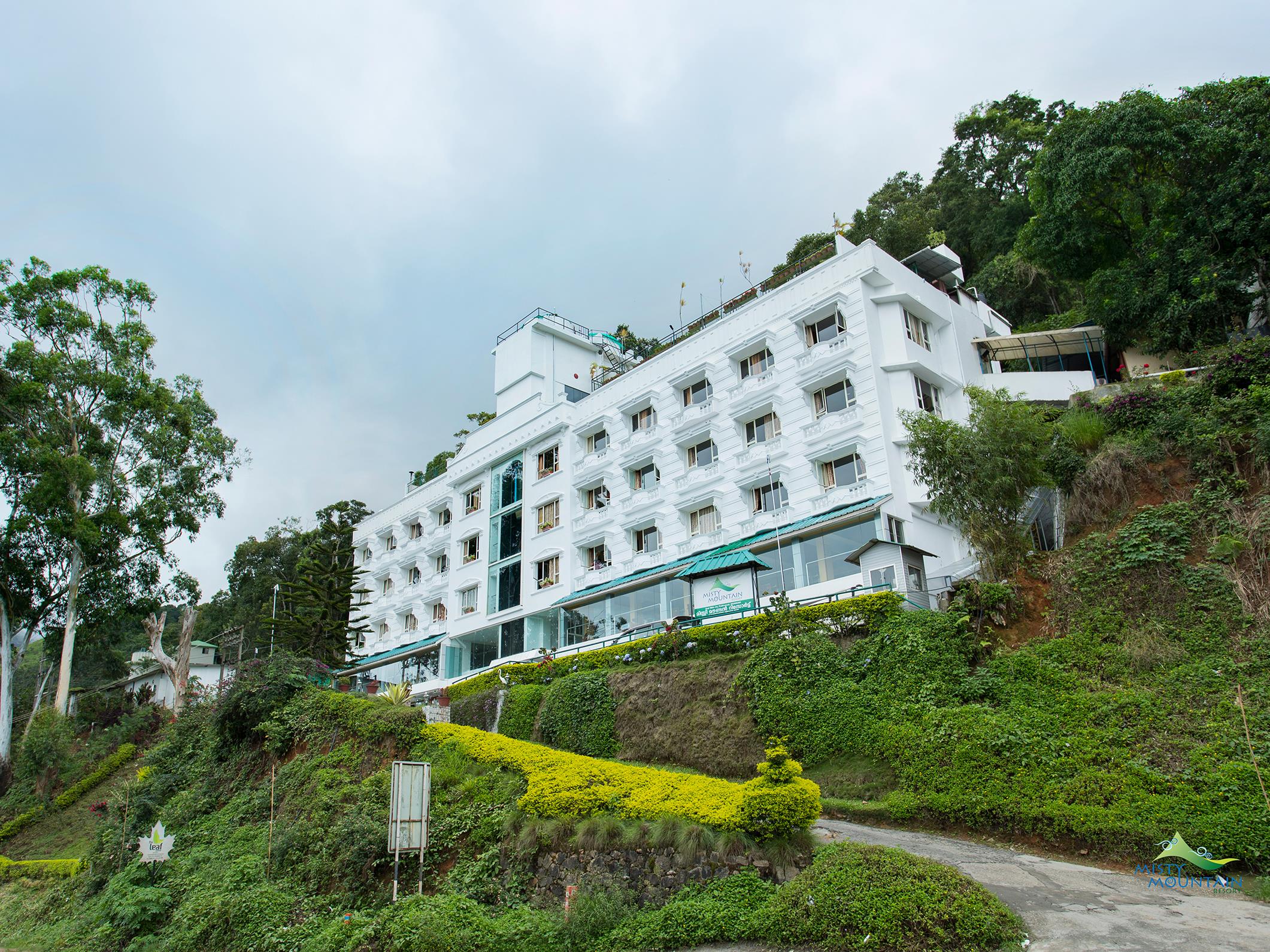 Hotel Misty Mountain Munnar - HD Wallpaper 