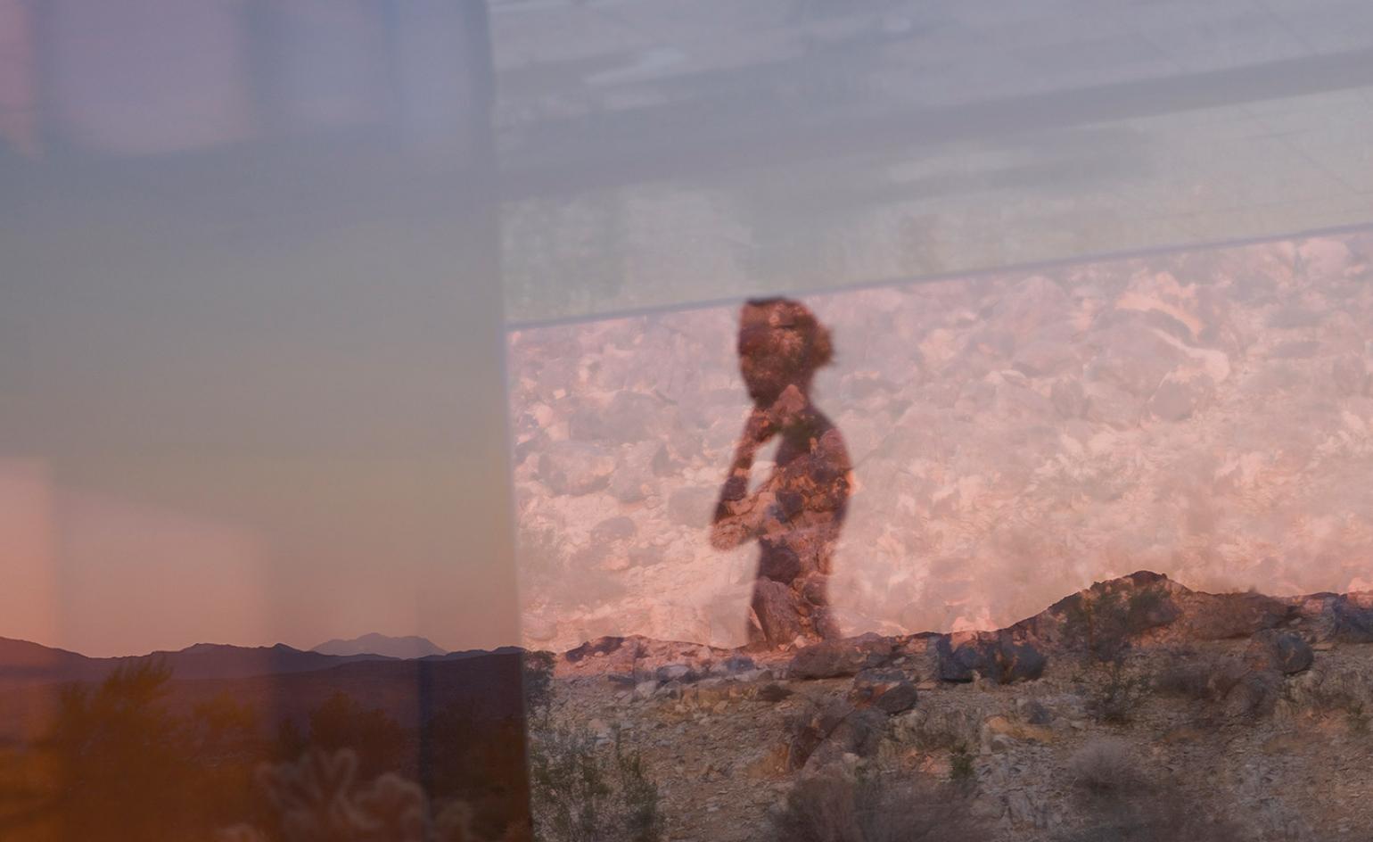 She Disappeared In Complete Silence Mona Kuhn - HD Wallpaper 