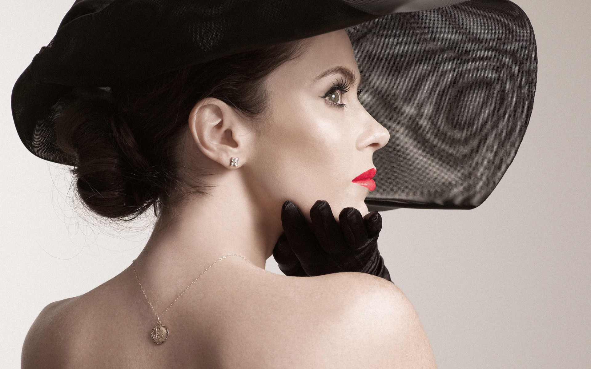Elegant Woman - HD Wallpaper 