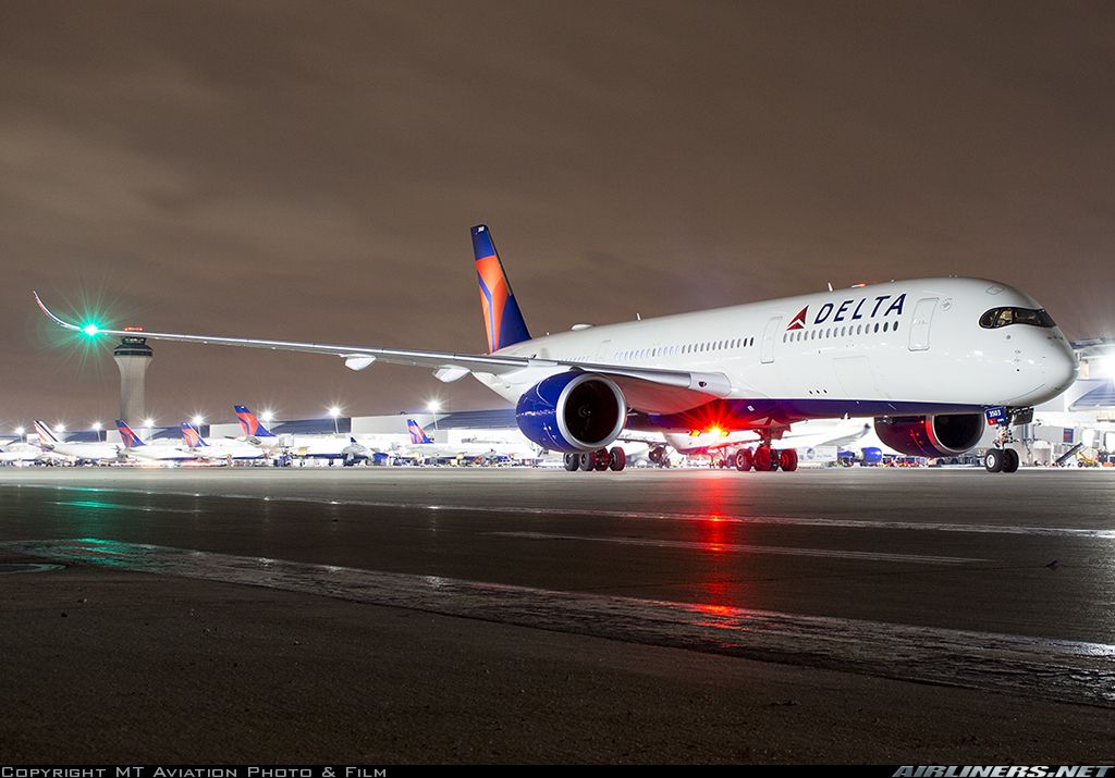 Delta Airlines A350 At Night - HD Wallpaper 