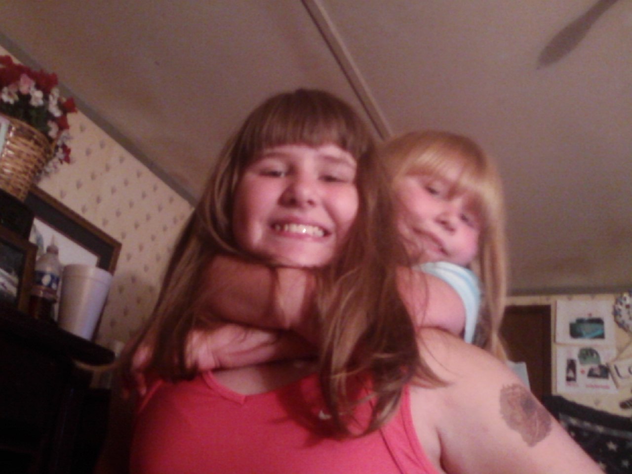 Me And My Beautiful Sister - HD Wallpaper 