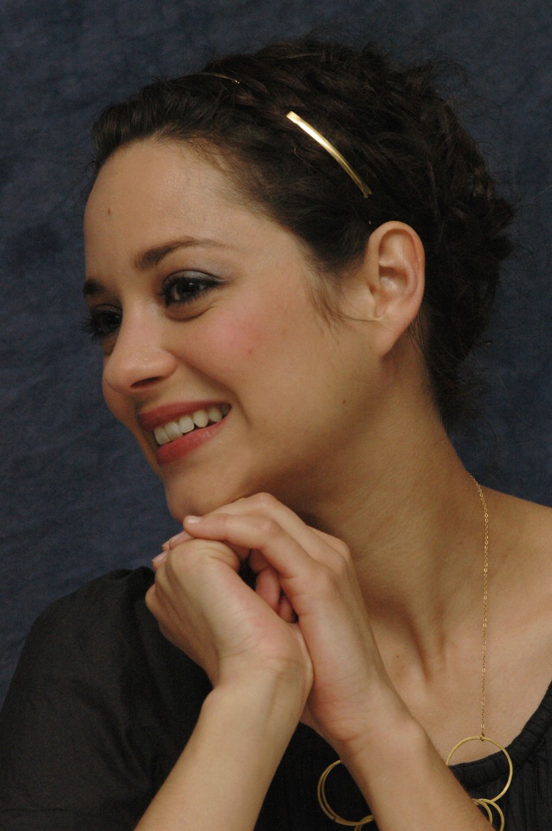 Pic - Marion Cotillard 2000 - HD Wallpaper 