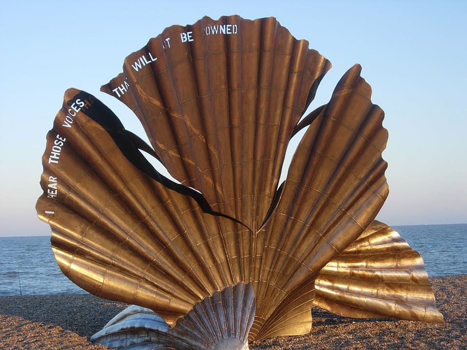 The Scallop At Aldeburgh's Beach - HD Wallpaper 