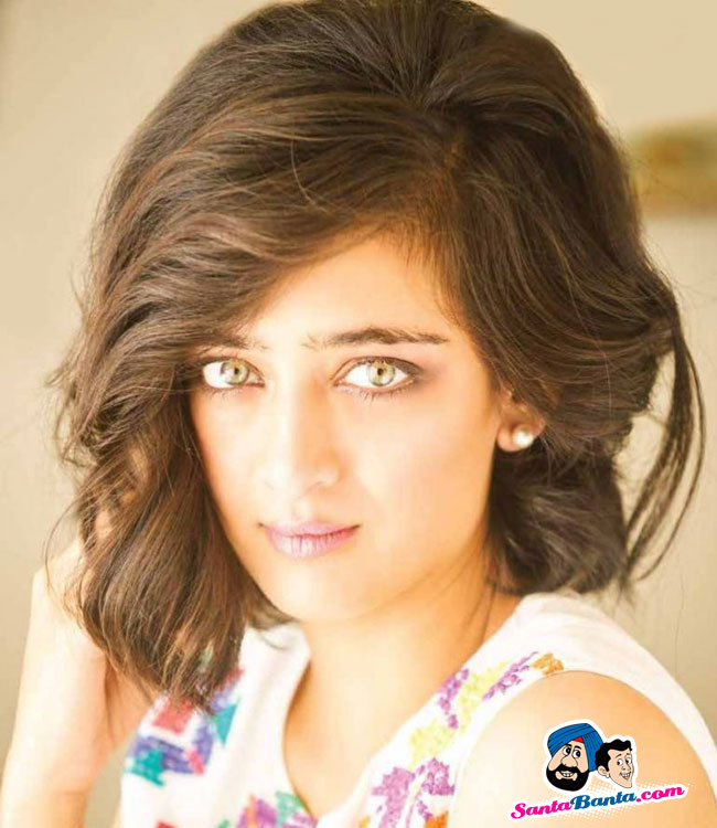 Akshara Haasan - Atlantis Paradise Island - HD Wallpaper 