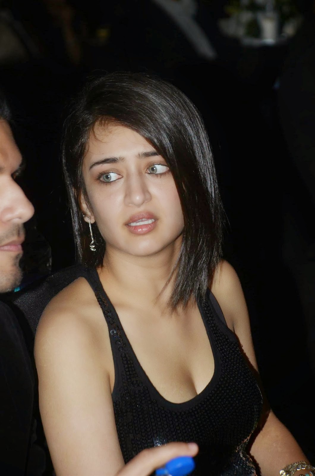 Akshara Haasan Hd Hot - HD Wallpaper 