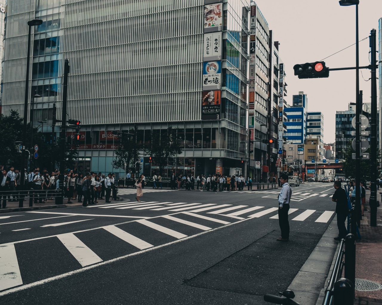 Taiwan, Taipei, Road, Buildings, People - Taiwan - HD Wallpaper 
