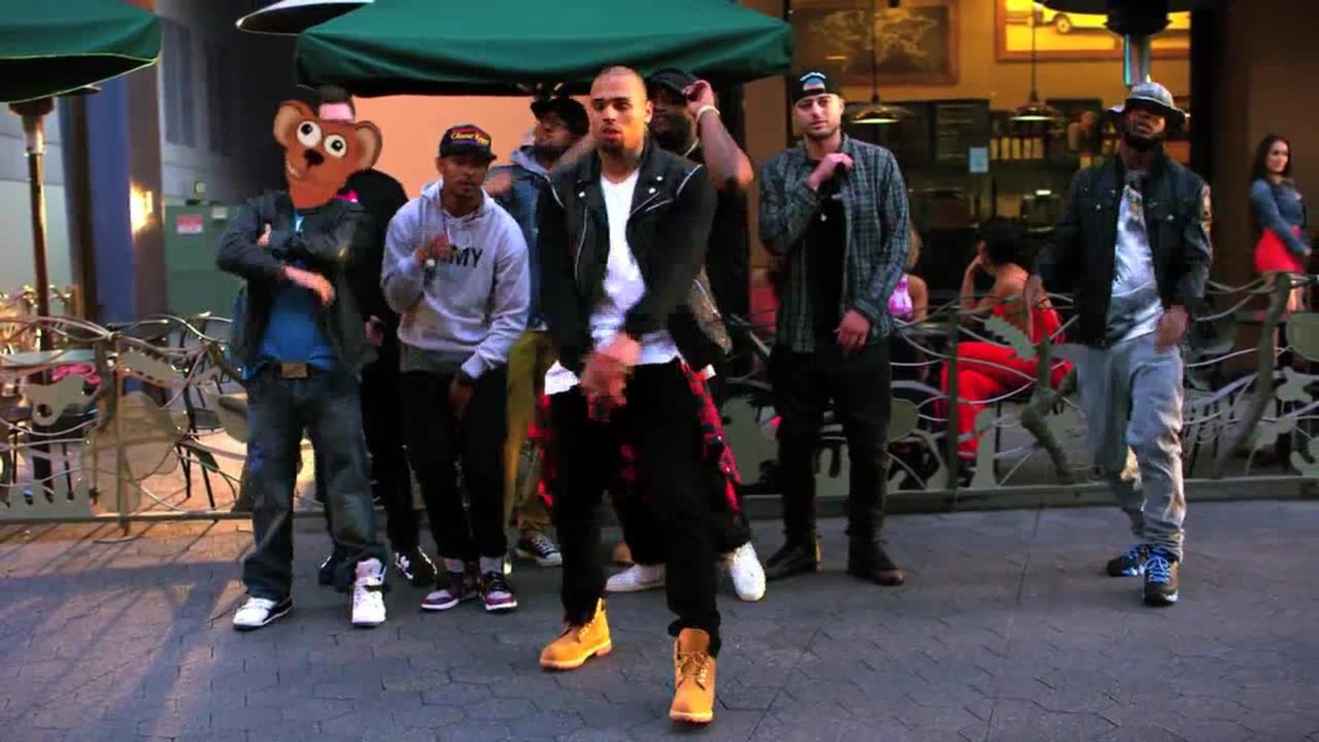 Chris Brown Ft - Chris Brown Bailando Loyal - HD Wallpaper 