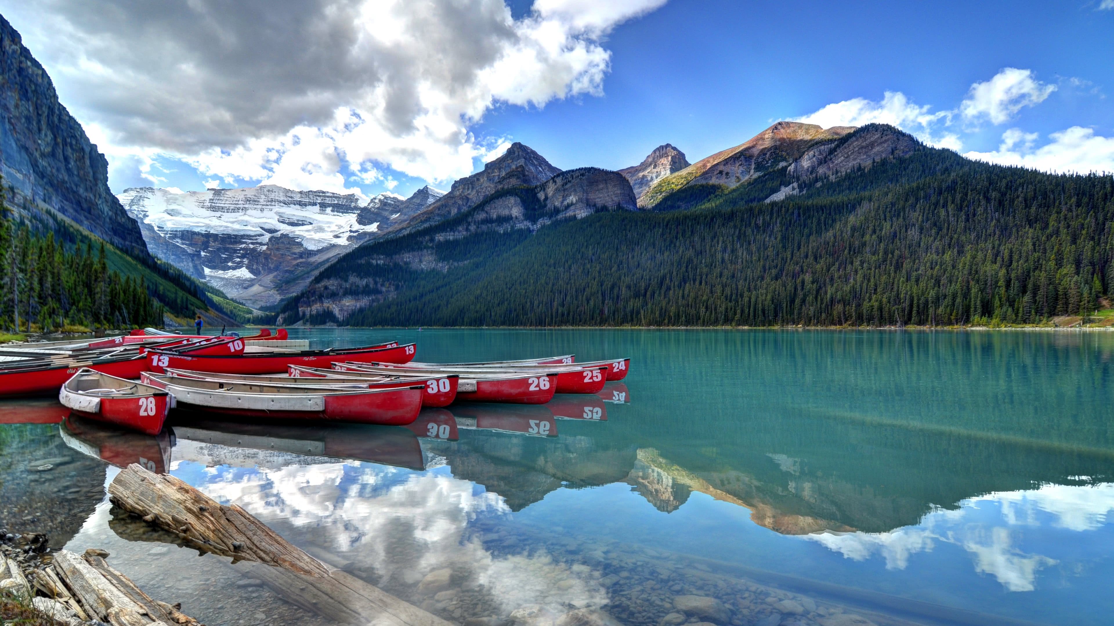 Canoes Lake Louise Banff Canada Uhd 4k Wallpaper - HD Wallpaper 