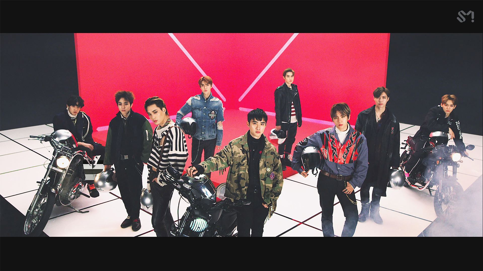 Lay In Tempo Mv - HD Wallpaper 