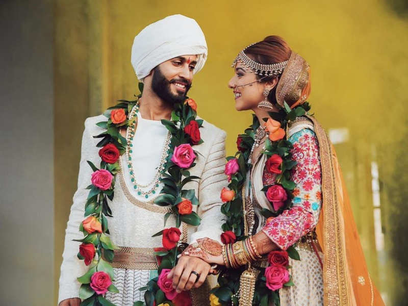 This Stylish Couple Gave Us Bajirao Mastani Vibes At - Bajirao Mastani Ranveer Singh Wedding Dress - HD Wallpaper 