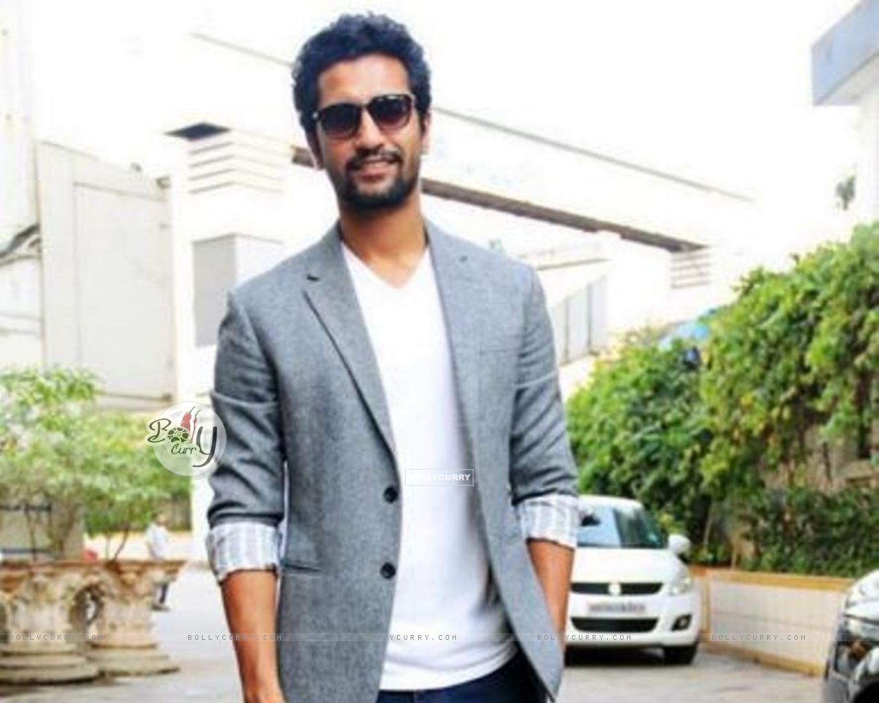Vicky Kaushal Size - Gentleman - HD Wallpaper 