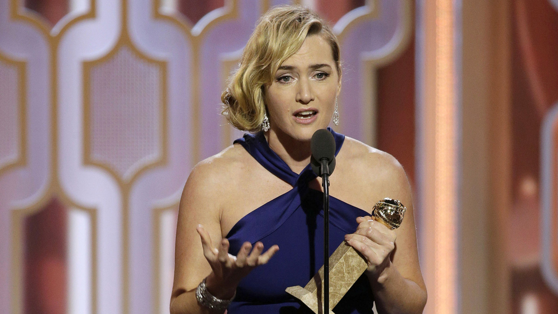 Kate Winslet Hd Wallpaper - Ricky Gervais Golden Globes - HD Wallpaper 