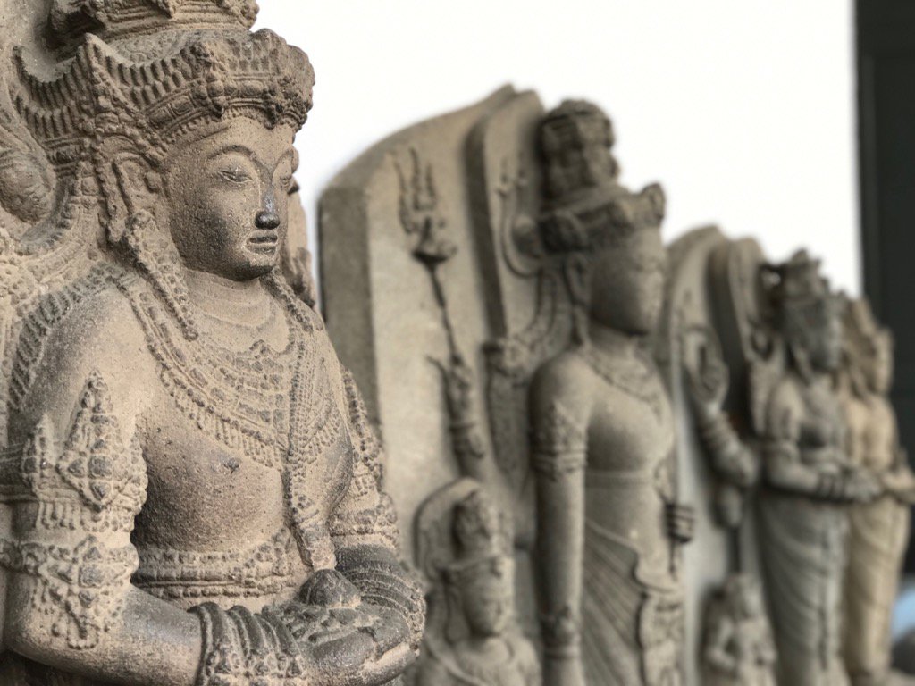 Statue - HD Wallpaper 