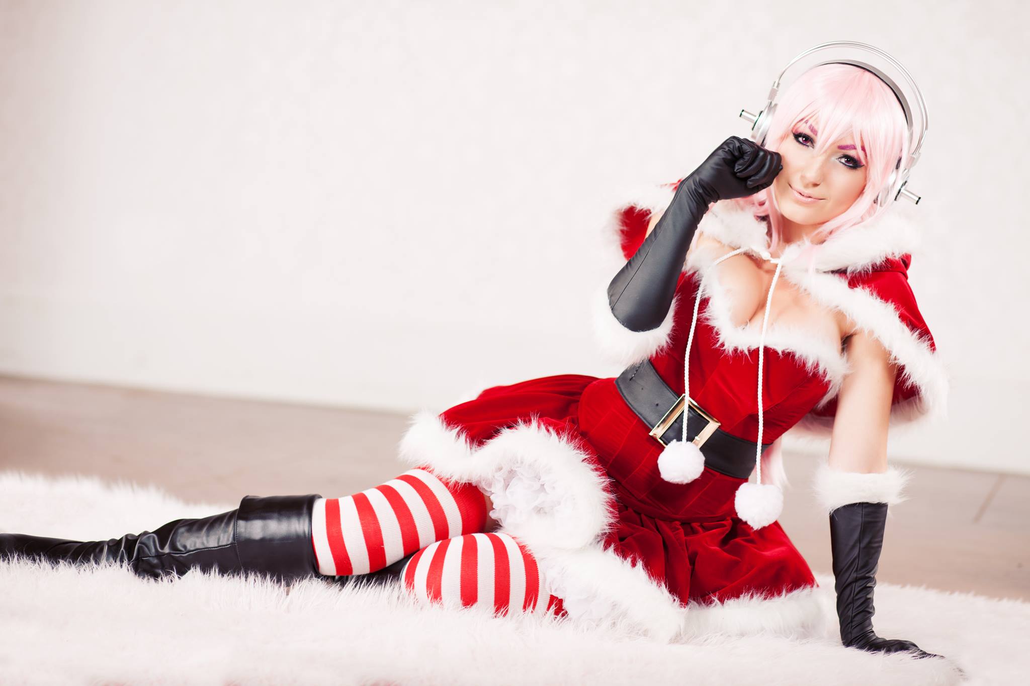 Jessica Nigri Santa Cosplay - HD Wallpaper 