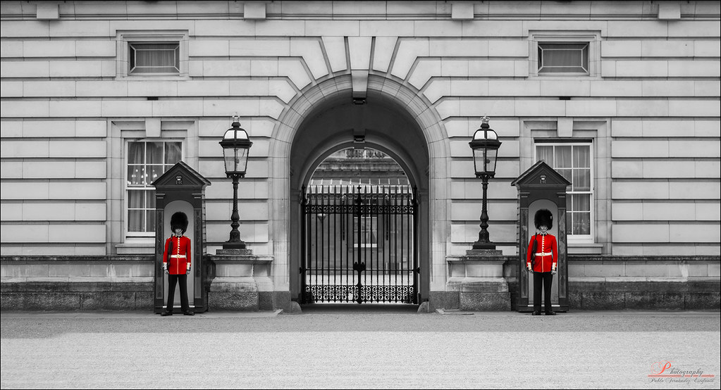 Buckingham Palace - HD Wallpaper 
