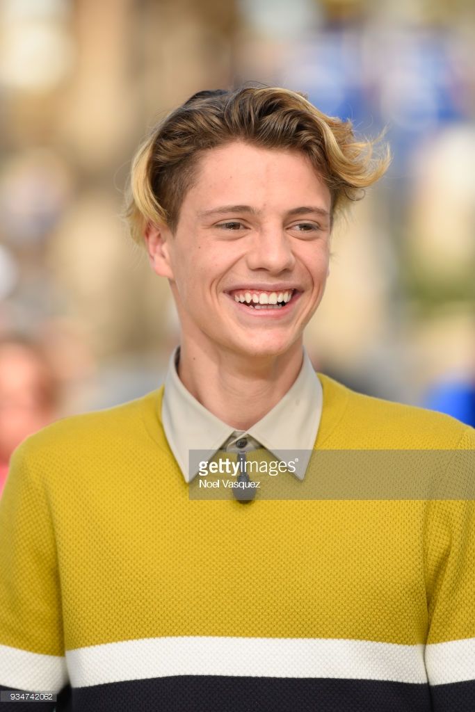 Jace Norman Yellow - HD Wallpaper 