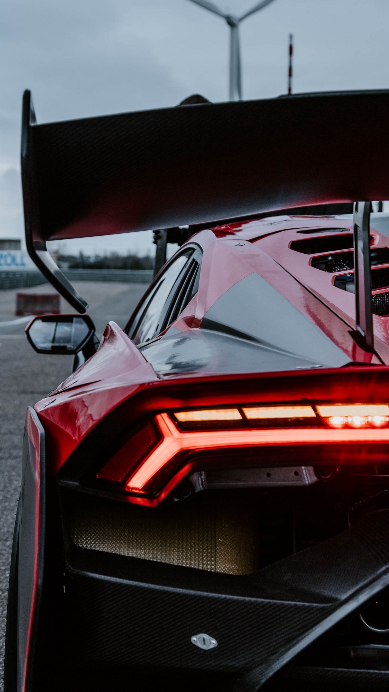 Wallpaper Sports Car, Rear View, Headlight, Fender, - Спорткар Сзади - HD Wallpaper 