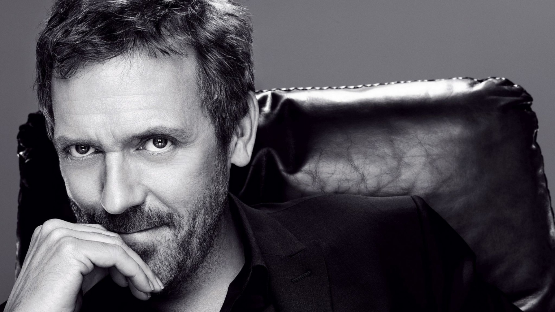 Wallpaper Hugh Laurie Bristle Black And White Actor - L Oreal Men Expert Ambassador - HD Wallpaper 