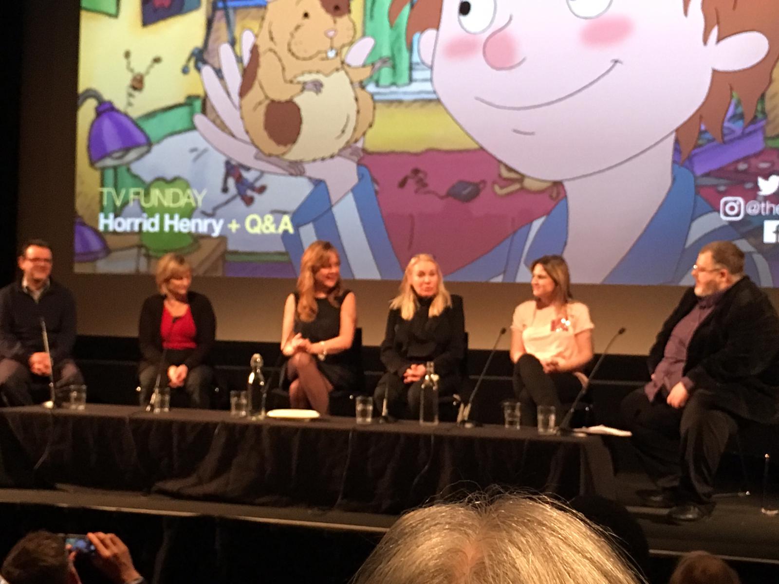 Lizzie Waterworth - HD Wallpaper 