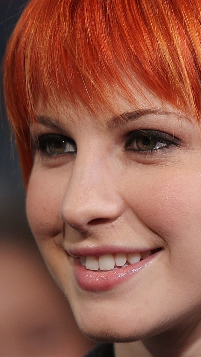 Iphone Wallpaper Hayley Williams - Hayley Williams Orange Hair - HD Wallpaper 