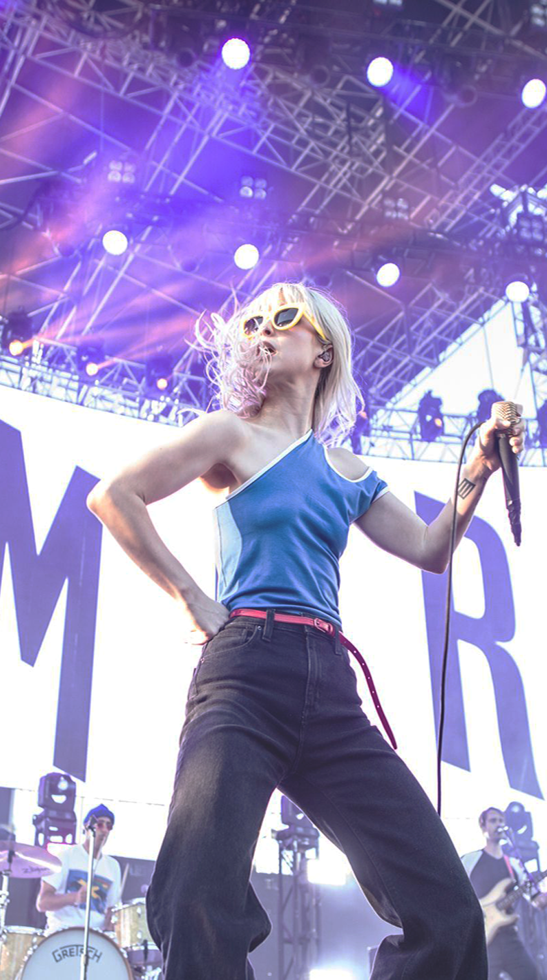 Hayley Williams Wallpaper After Laughter - HD Wallpaper 