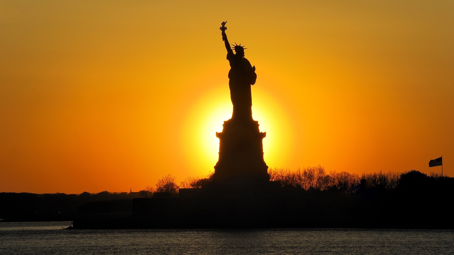 Liberty Sunrise - Statue Of Liberty - HD Wallpaper 