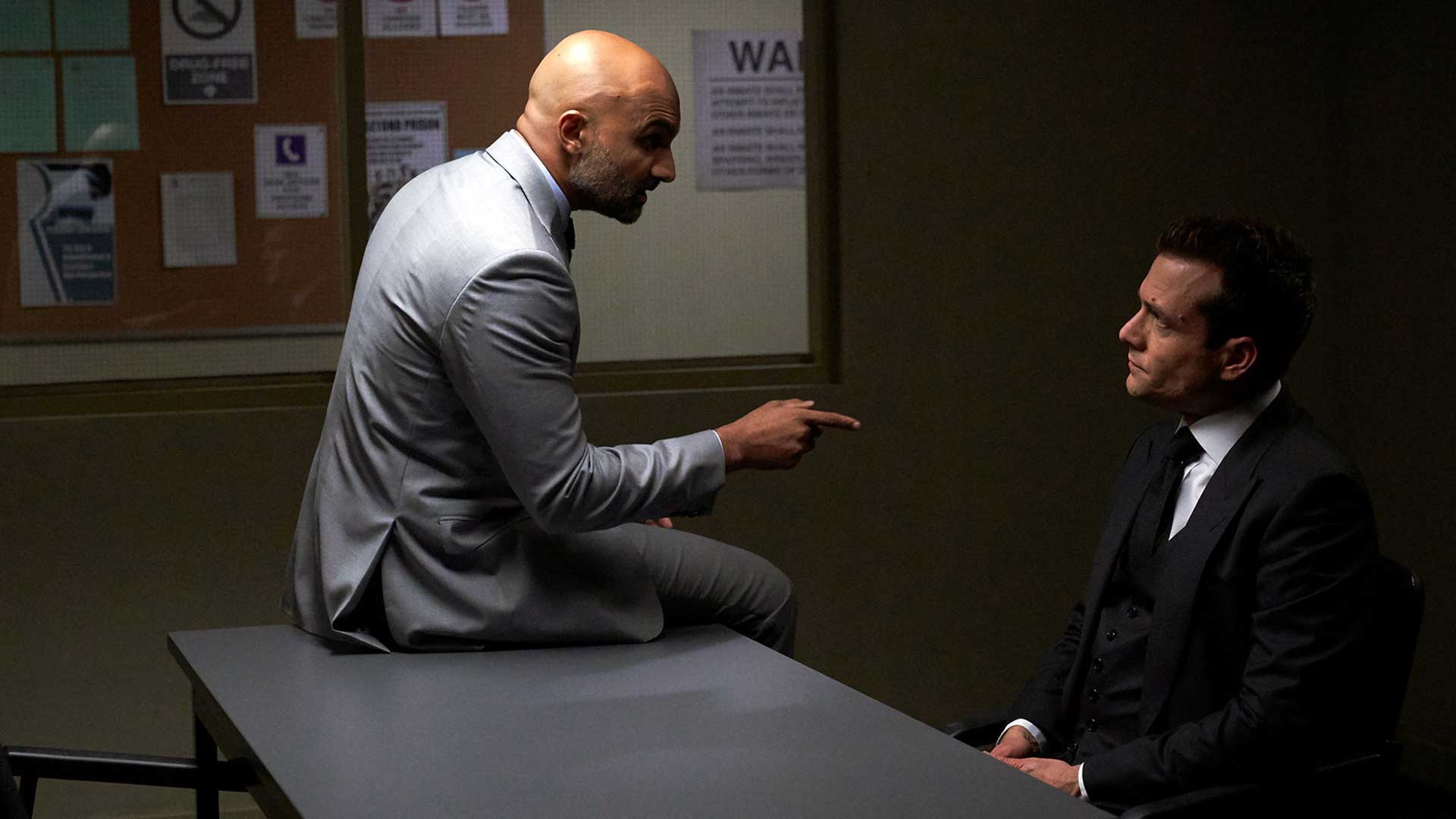 Suits S09e08 Harvey Prison Gabriel Macht - Suits Season 9 Episode 8 - HD Wallpaper 