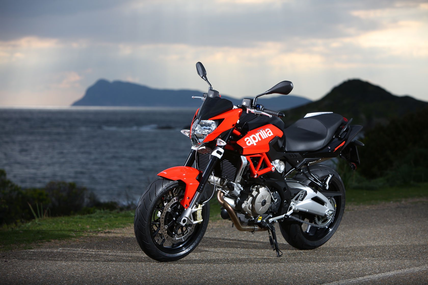Aprilia Shiver - Aprilia Shiver 750 2013 - HD Wallpaper 