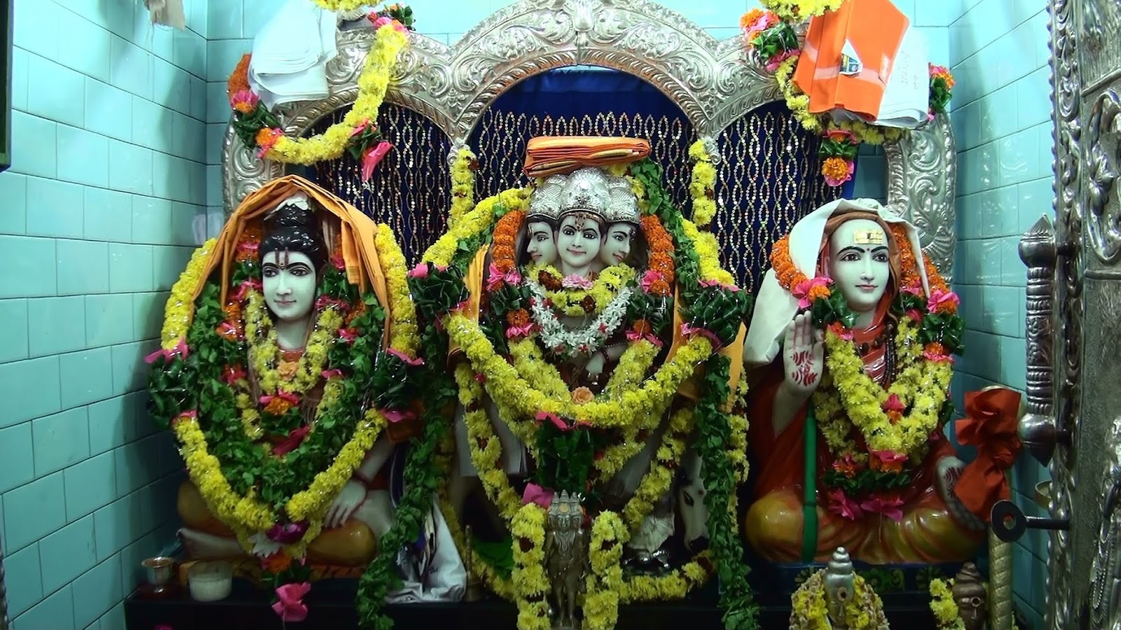 Digambara Digambara Sripada Vallabha Digambara - Pithapuram Temple - HD Wallpaper 