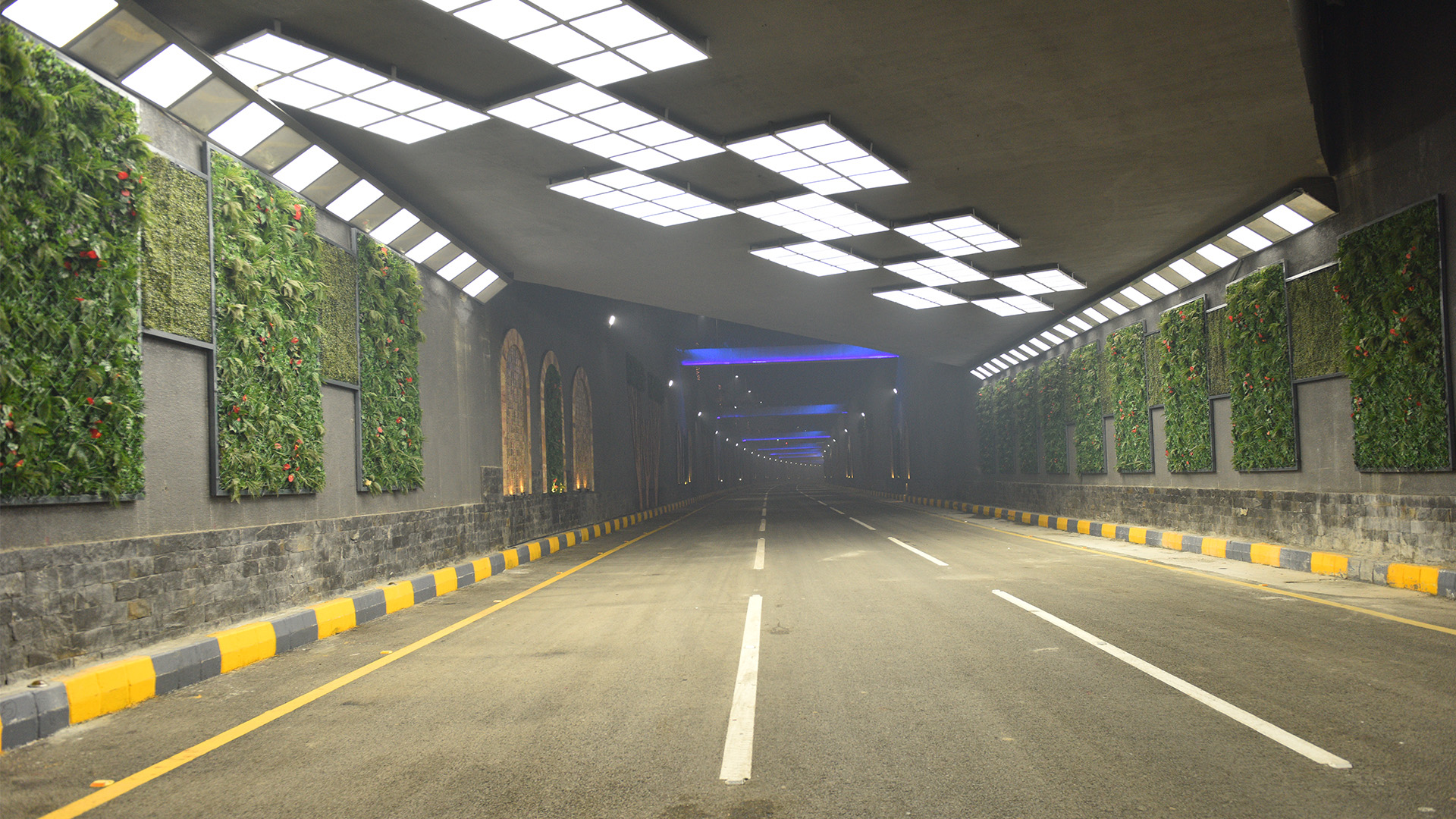 Lda Firdous Market Underpass - HD Wallpaper 