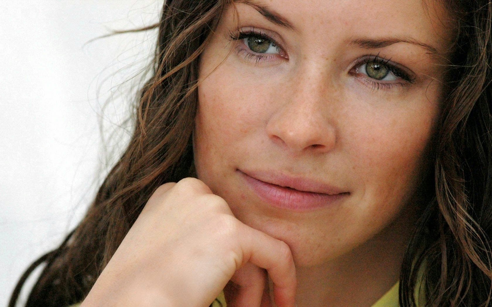 Evangeline Lilly Wallpaper Hd - HD Wallpaper 