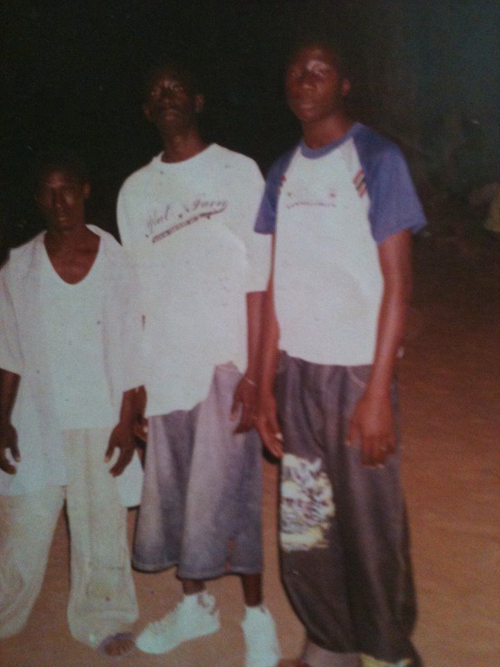 Mam - Standing - HD Wallpaper 