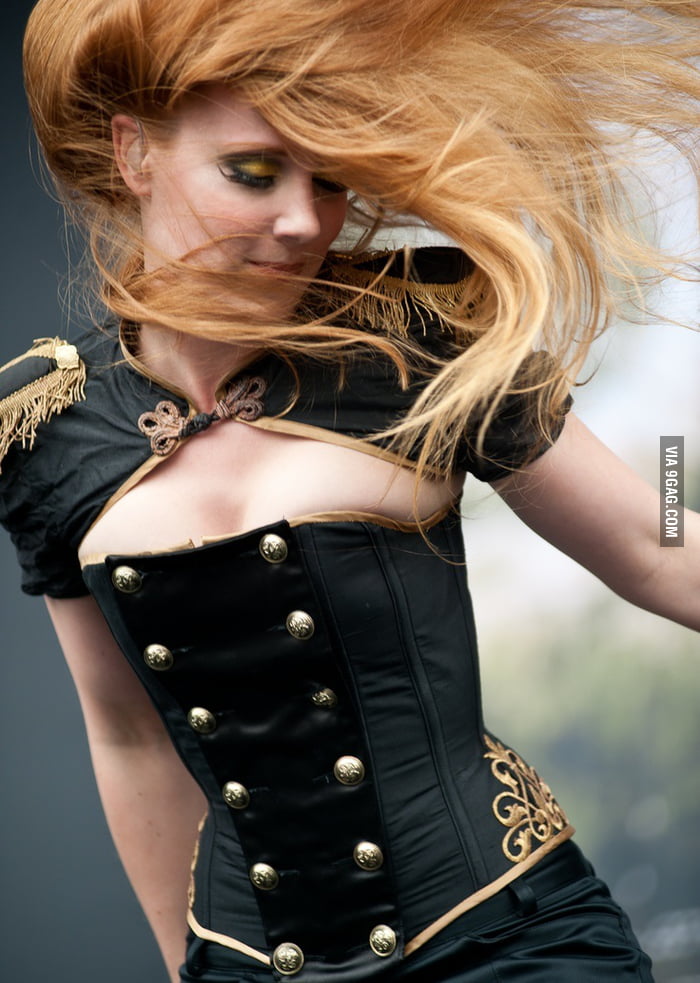 Simone Epica - HD Wallpaper 