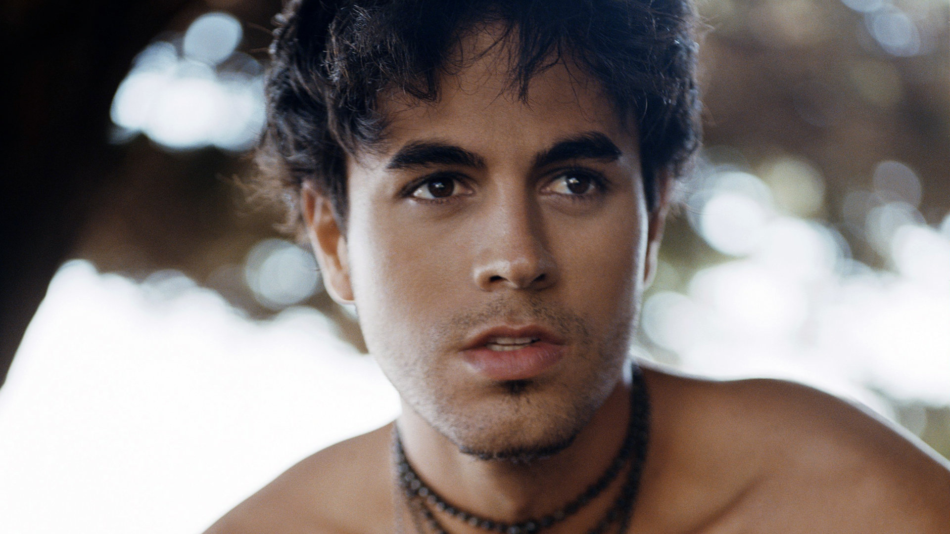 Free Download Enrique Iglesias Wallpaper Id - Enrique Iglesias Photoshoot - HD Wallpaper 