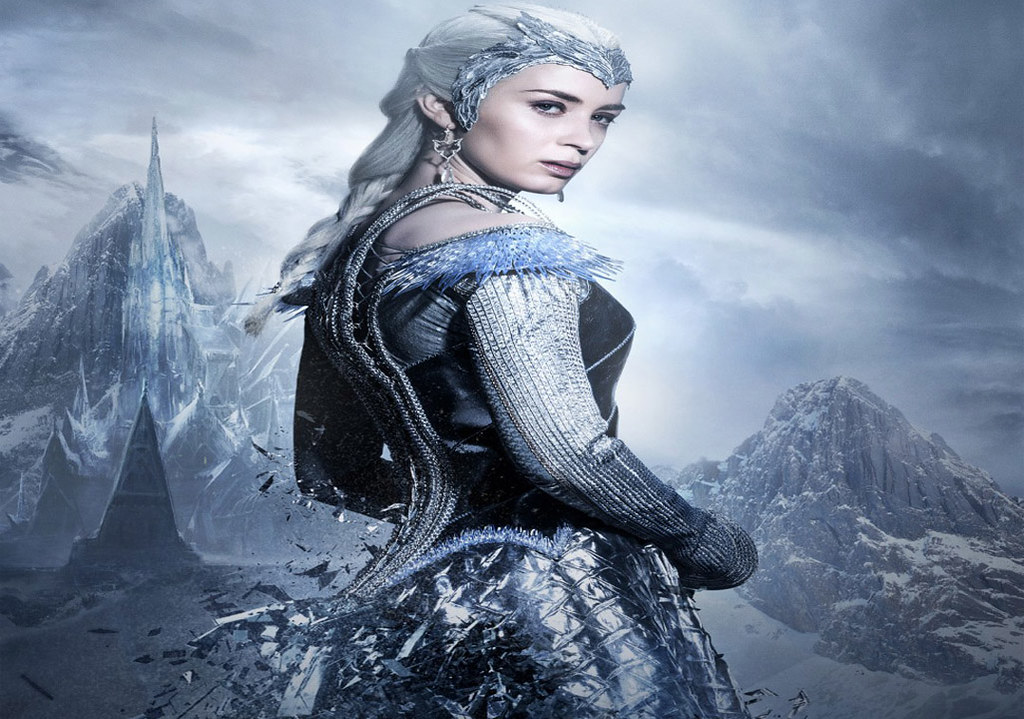 Emily Blunt Wallpaper Queen - HD Wallpaper 