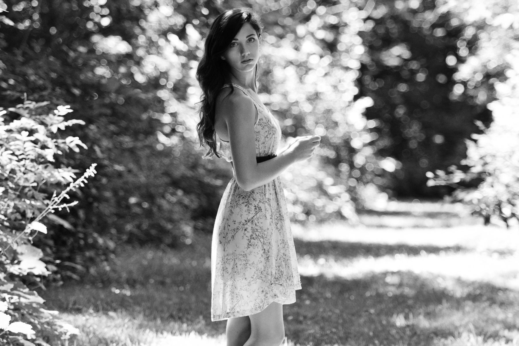 Emily Rudd Black Dress - HD Wallpaper 