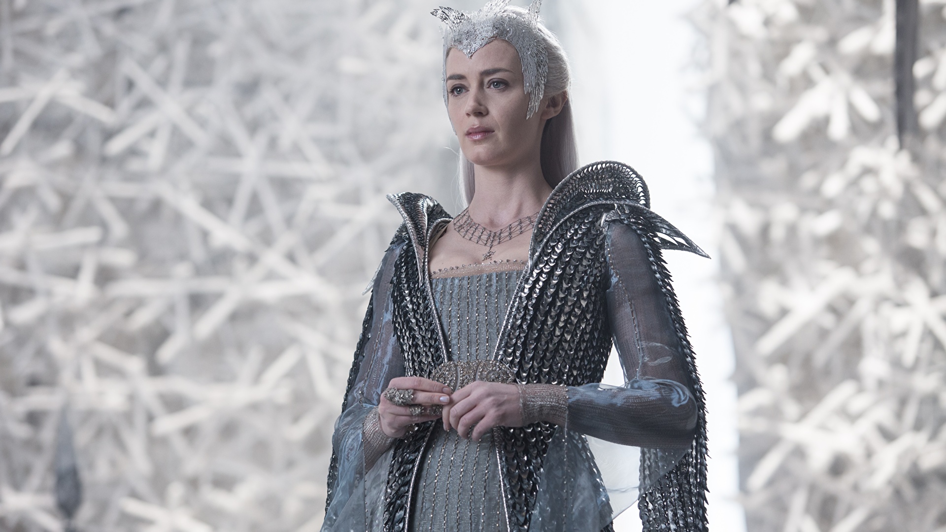 Emily Blunt Huntsman Winter War - HD Wallpaper 