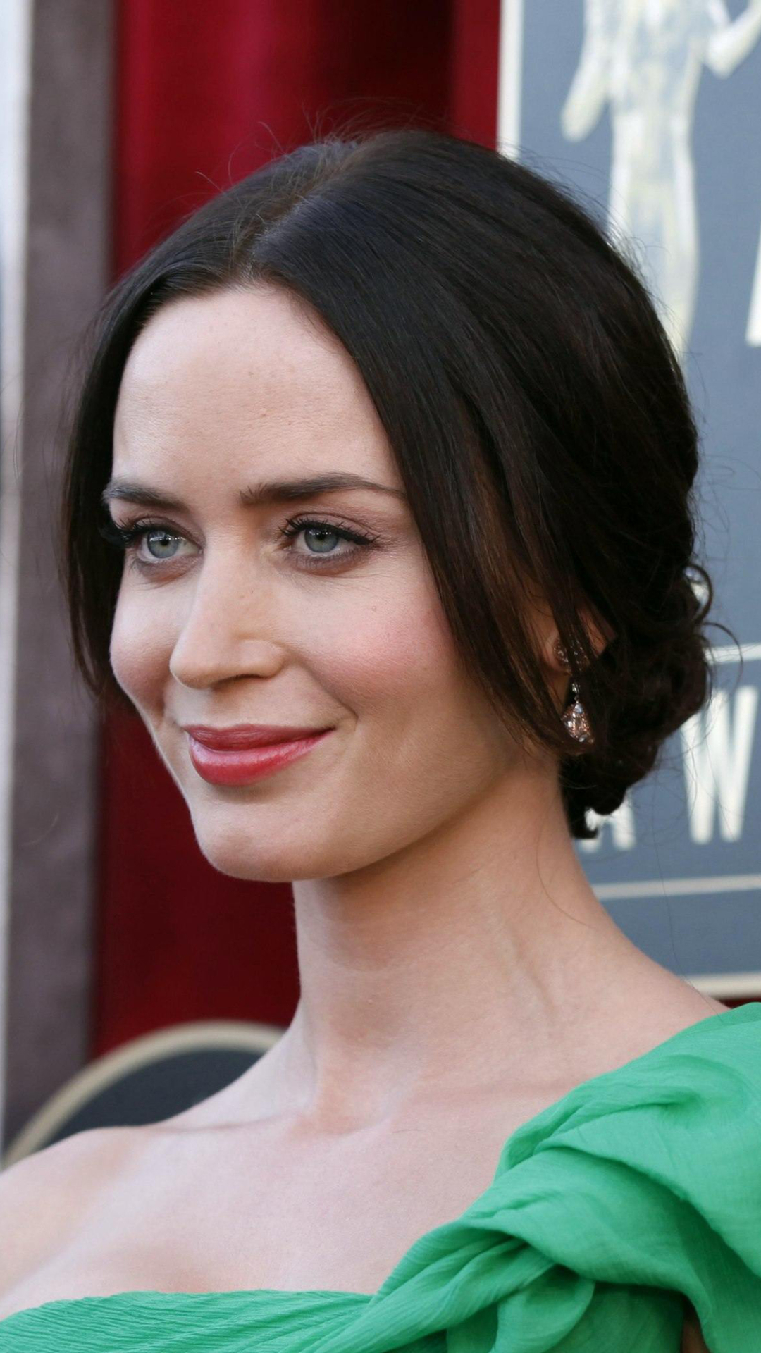 Emily Blunt - HD Wallpaper 