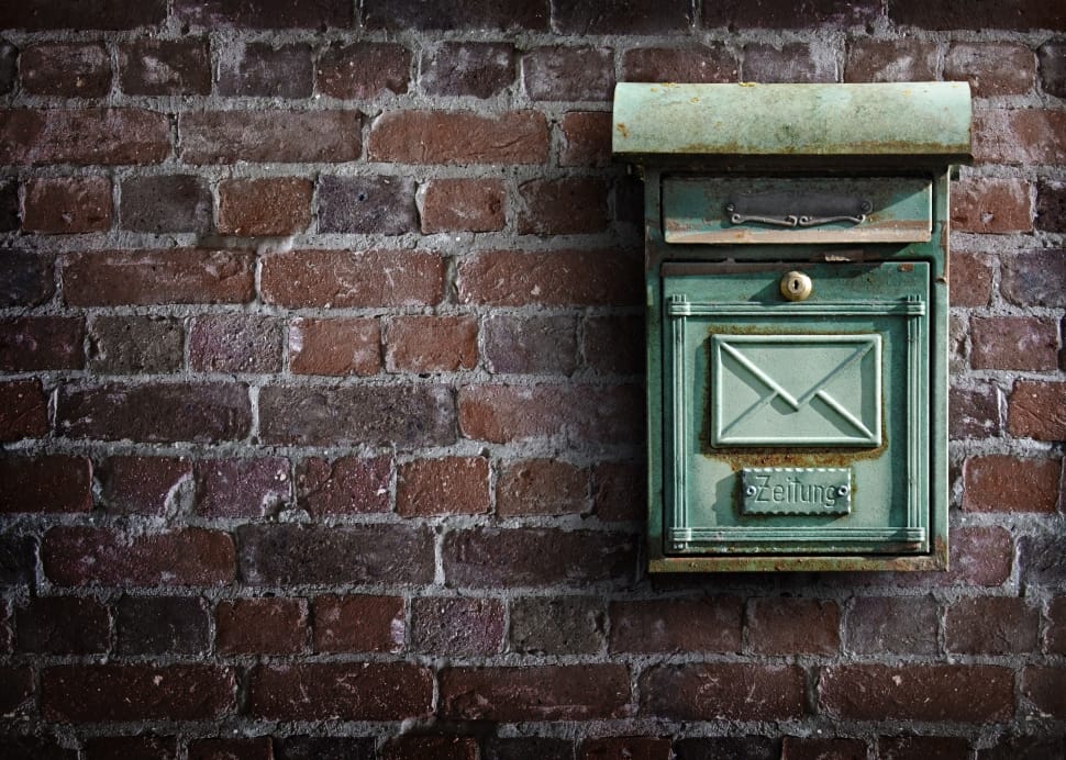 Green Mailbox Preview - Mailbox On Brick Wall - HD Wallpaper 