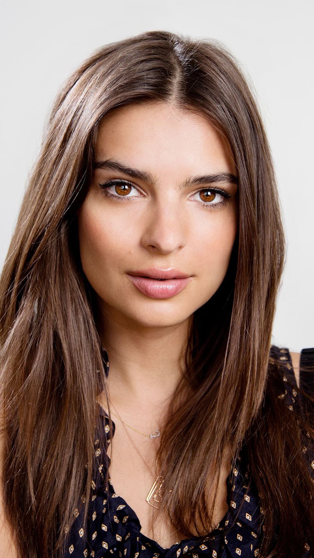 Emily Ratajkowski Android High Quality Wallpapers - Girl - HD Wallpaper 