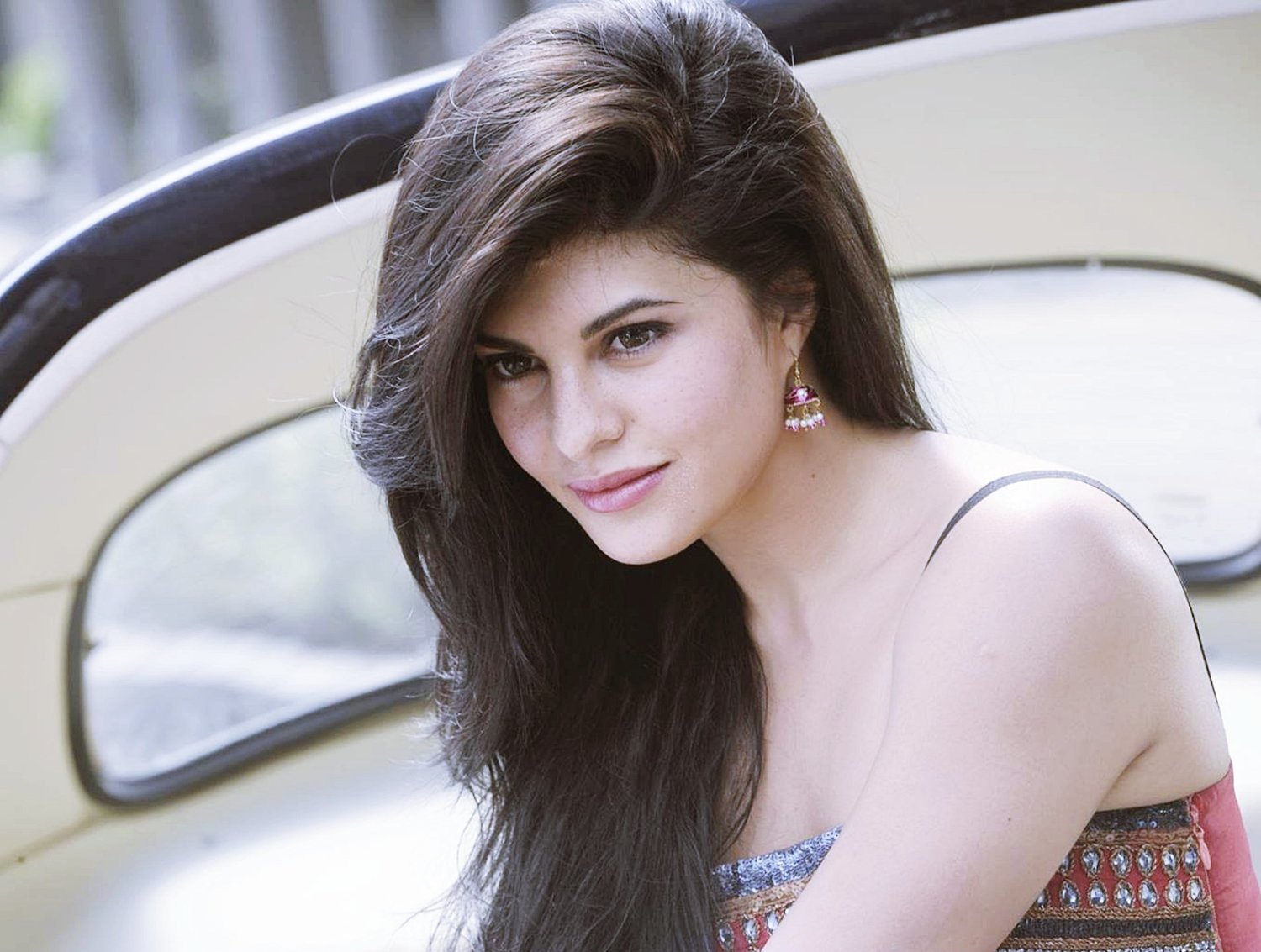 Kick Movie Heroine Jacqueline Fernandez Wallpaper - Jacqueline Photos Download - HD Wallpaper 