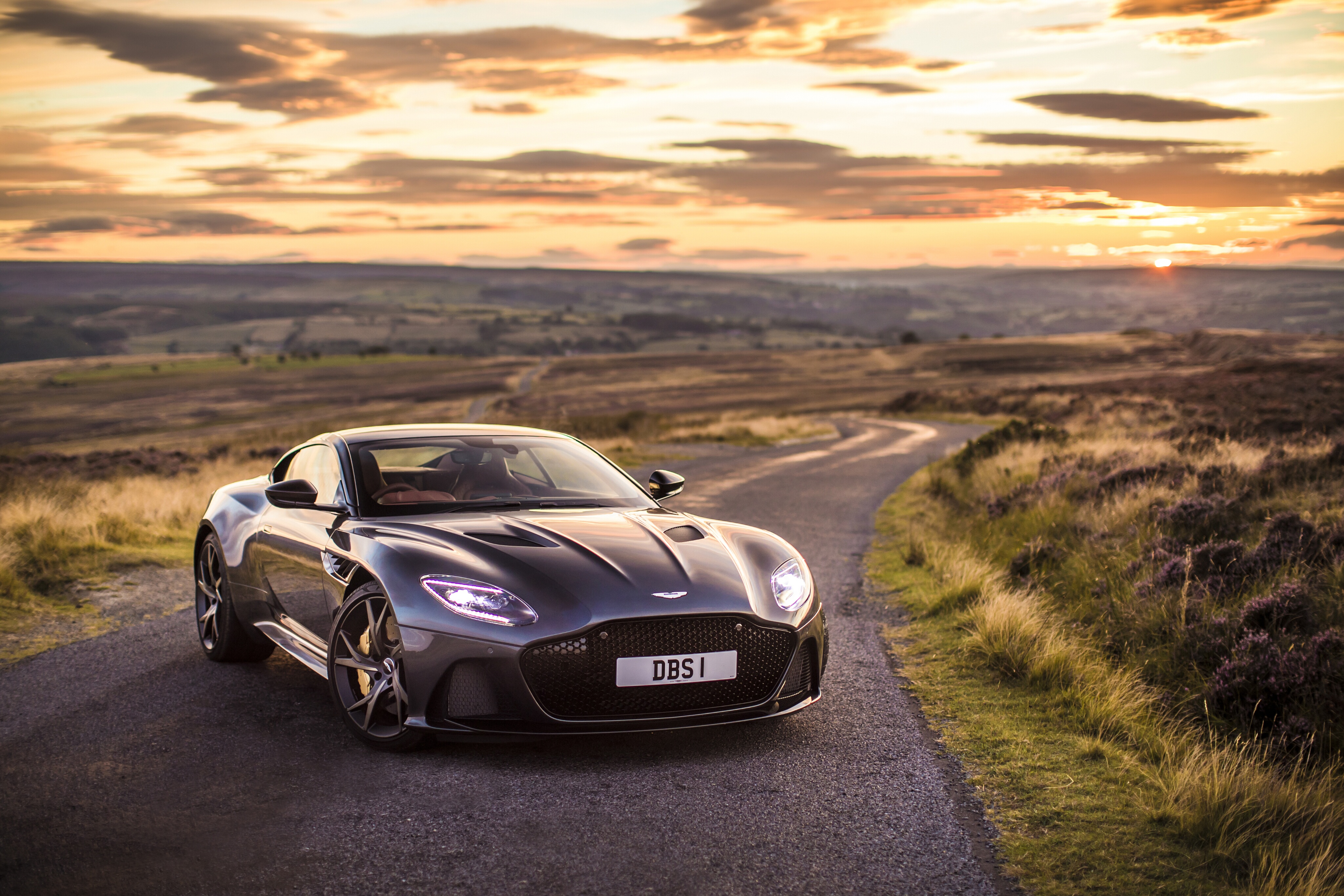 Aston Martin Dbs Superleggera - HD Wallpaper 