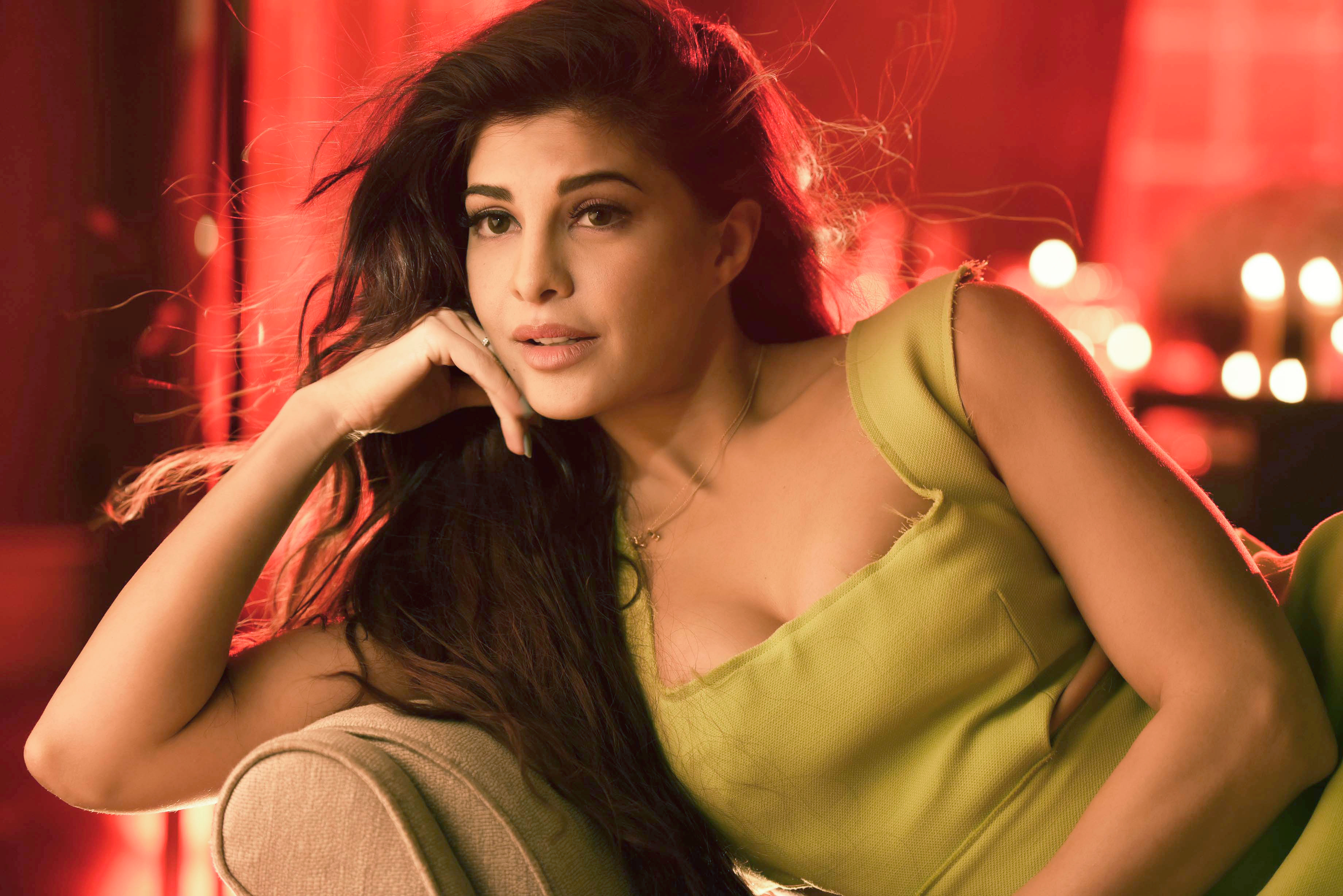 Jacqueline Fernandez Race 3 - HD Wallpaper 